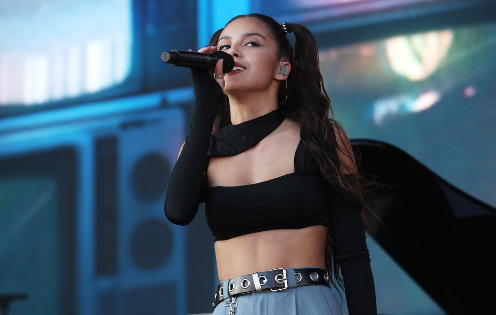 Fight breaks out during Olivia Rodrigo's 'Drivers License'