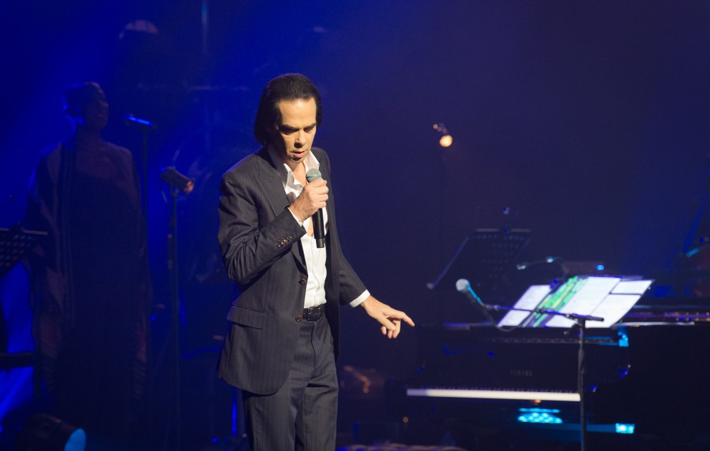 Nick Cave and Warren Ellis performing live in Paris