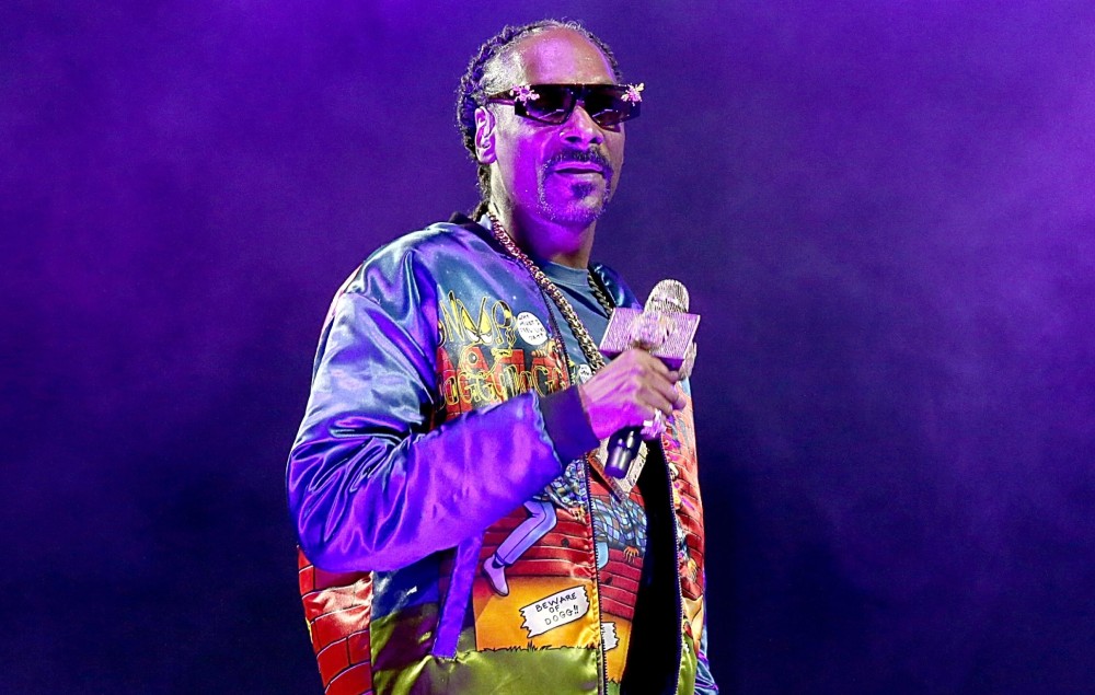 Snoop Dogg live on stage