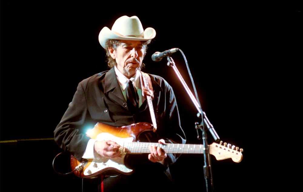 Bob Dylan sexual abuse accuser amends lawsuit time frame