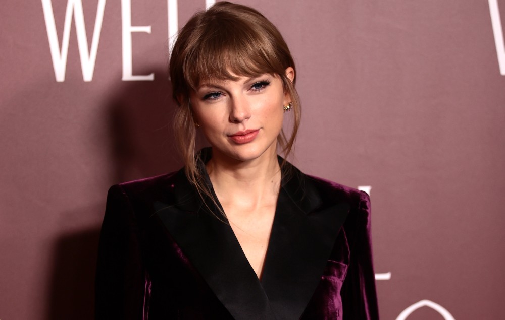 Taylor Swift attends the 'All Too Well' New York premiere