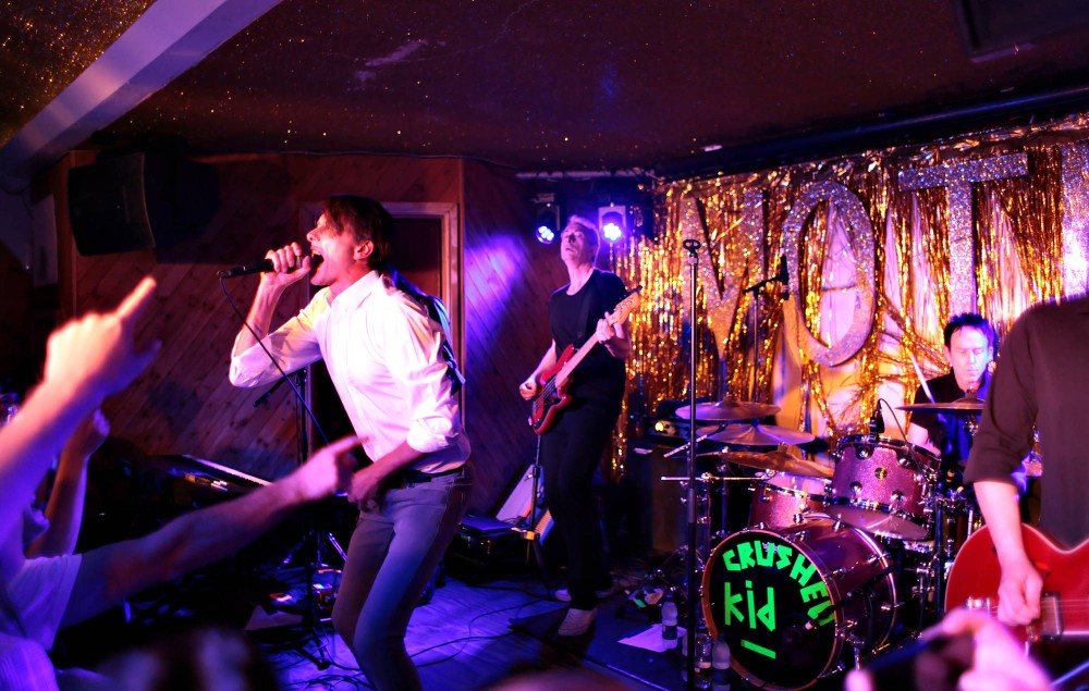 Suede play a secret show at London's Moth Club. Credit: Paul Khera