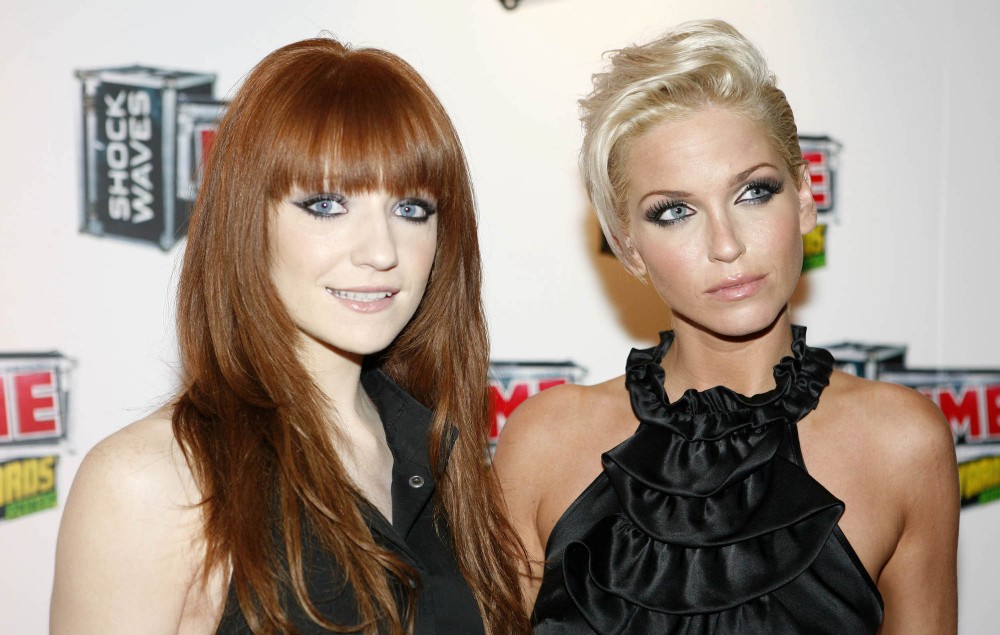 Nicola Roberts Sarah Harding Girls Aloud 2007 NME Awards