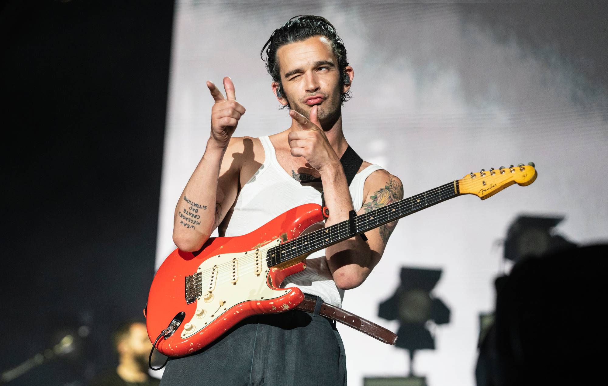 Matty Healy of The 1975 performs during Lollapalooza at Grant Park on August 04, 2023 in Chicago, Illinois. Credit: Erika Goldring/GETTY