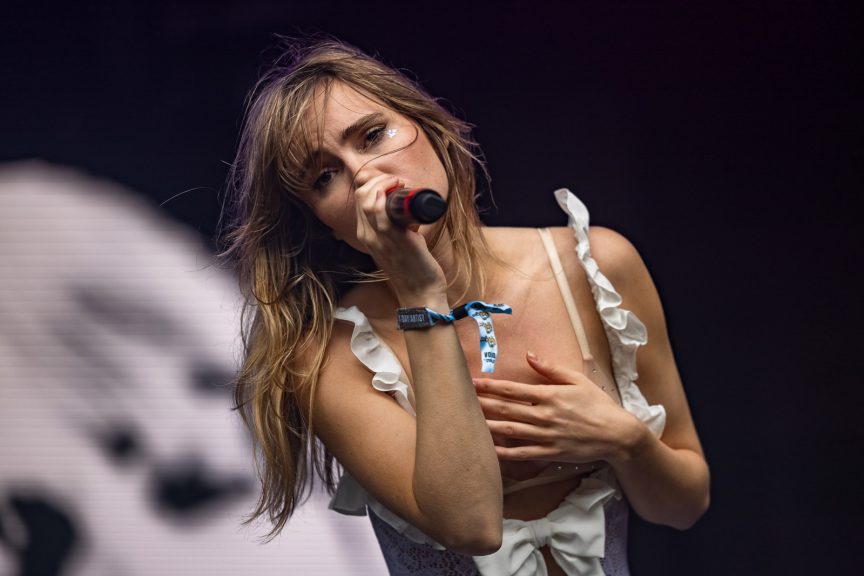 Suki Waterhouse at Lollapalooza 2023