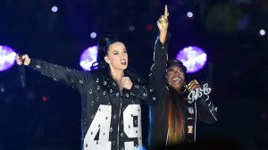 GLENDALE, AZ - FEBRUARY 01: Katy Perry and Missy Elliott performs during the Pepsi Super Bowl XLIX Halftime Show at University of Phoenix Stadium on February 1, 2015 in Glendale, Arizona. (Photo by Jeff Kravitz/FilmMagic)