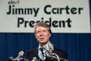 (Original Caption) Atlanta, Georgia. Georgia Governor Jimmy Carter formerly announces intention to seek Dem. President candidacy here.