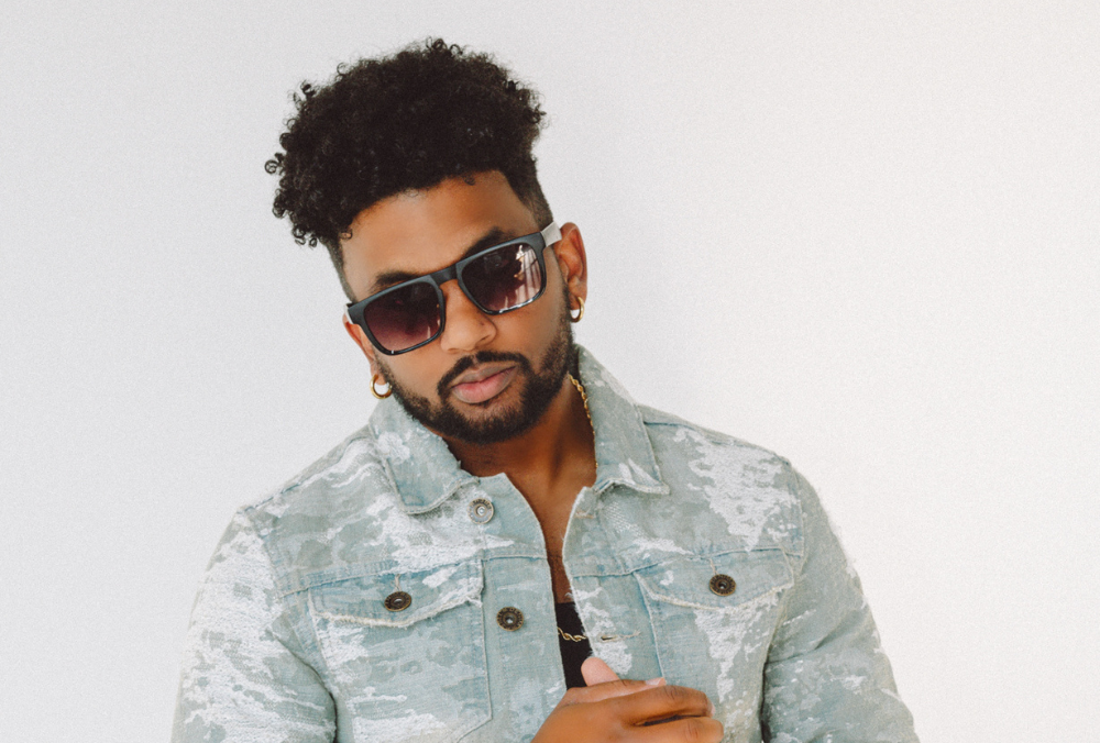 Shaun Royal "Coast In Romance": A Restrained Success