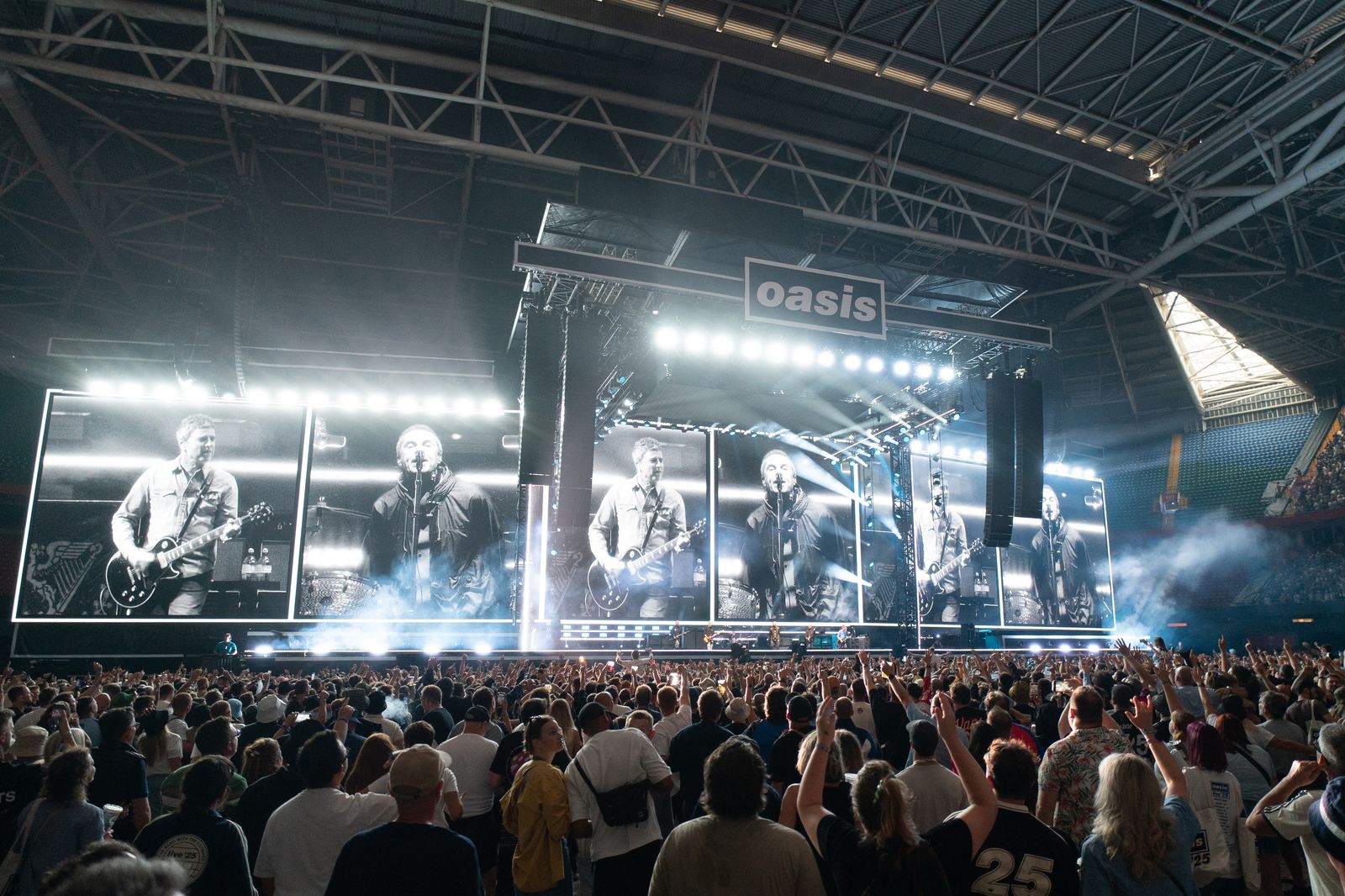 Oasis concert