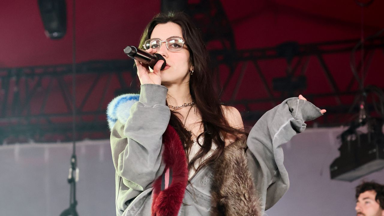 Oklou Welcomes Underscores for Surprise Coachella 2026 Set